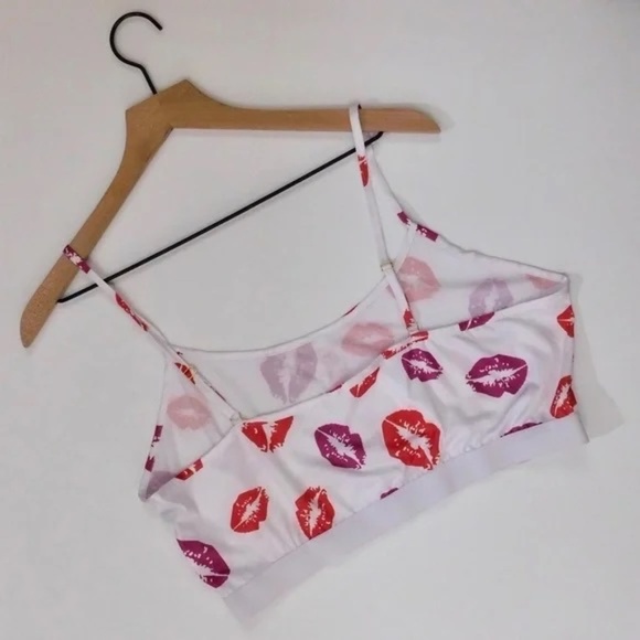 NEW!! HOT LIPS Lipstick Kiss Cropped Loungewear Two Piece Set Top Shorts X-Large - Picture 7 of 10